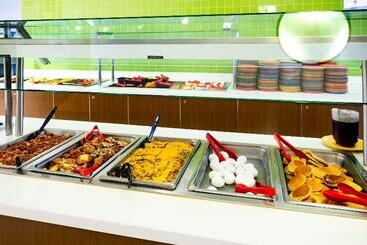 هتل Chestnut Residence Campus Accommodation