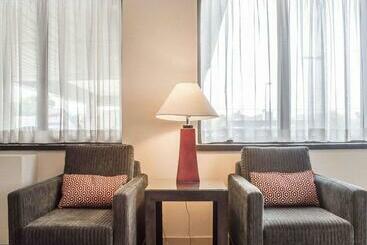 هتل Comfort Inn Waterloo