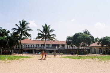 Hotel Pandanus Beach Resort & Spa