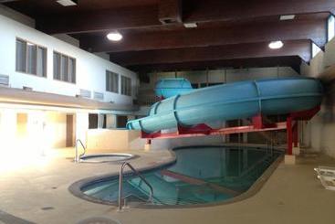 هتل Ramada Yorkton