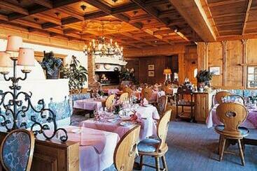 Posthotel Holiday Villa Arosa