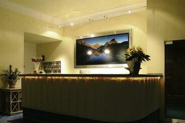 Posthotel Holiday Villa Arosa