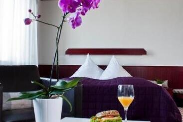 هتل Neuer Karlshof