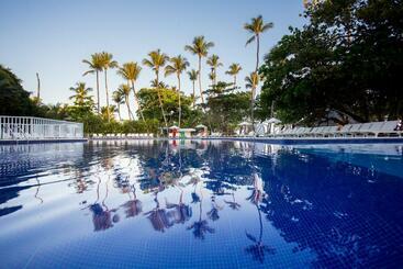 استراحتگاه Bahia Principe Grand El Portillo - All Inclusive