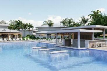 استراحتگاه Bahia Principe Grand El Portillo - All Inclusive