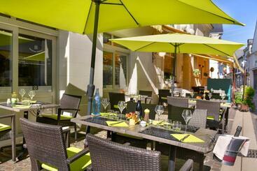 هتل Logis Hôtel Restaurant La Boule D Or