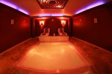 هتل Hôtel Des Lilas