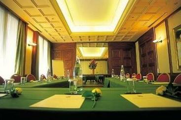 B4 Grand Hotel Lyon