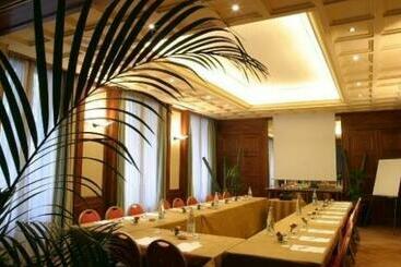 B4 Grand Hotel Lyon