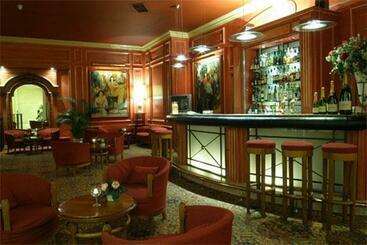 B4 Grand Hotel Lyon