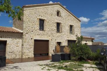 هتل Hôtel Le Mas De Couran