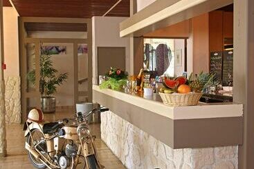هتل Le Logis du Chateau