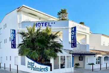 هتل Les Palmiers En Camargue