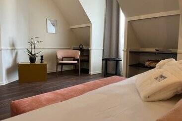 هتل Hôtel La Truffe Noire