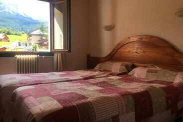 هتل Hôtel Soleil Des Neiges