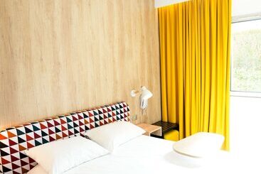 Отель Ibis Styles Caen Centre Historique