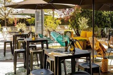 Le Safari Hotel Restaurant