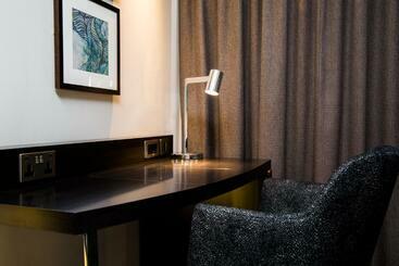 هتل Crowne Plaza Basingstoke, An Ihg