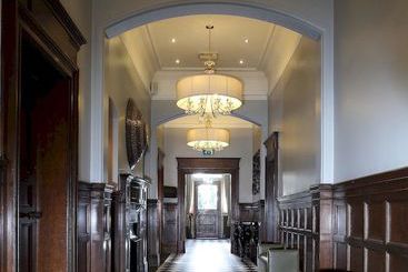 هتل Moxhull Hall
