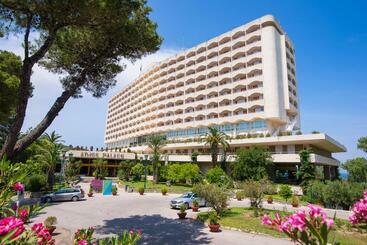 هتل Gs Athos Palace