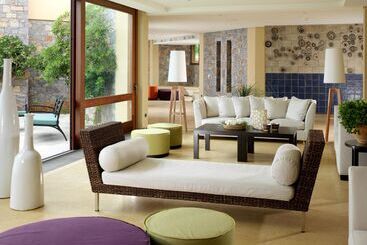 هتل آپارتمان Kernos Beach Hotel & Bungalows