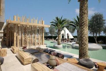 The Syntopia Hotel   Adults Only