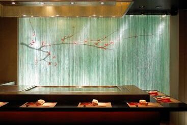 Hotel The Royal Garden