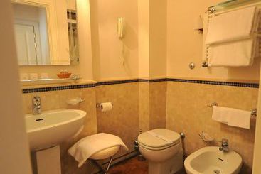 De Rose Hotel