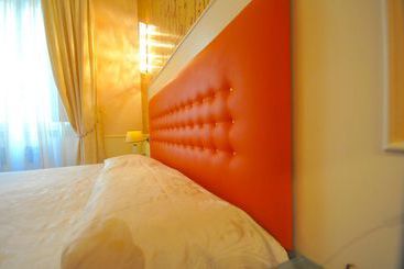 De Rose Hotel
