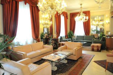 De Rose Hotel