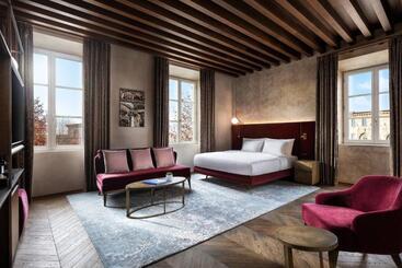 هتل Grand Universe Lucca, Autograph Collection