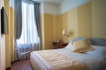 هتل Gran Duca Di York