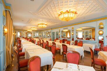 هتل Eliseo Park's