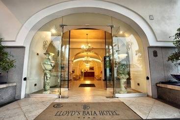 ホテル Lloyd S Baia