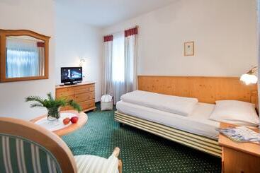 Отель Waldrast Dolomites