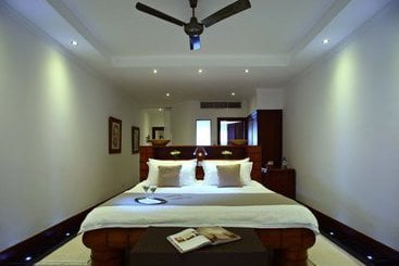 Hemingways Hotel Resort