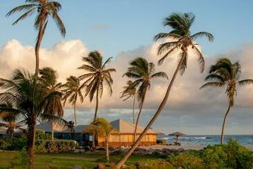 هتل Nisbet Plantation Beach Club