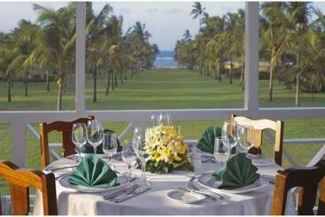 هتل Nisbet Plantation Beach Club