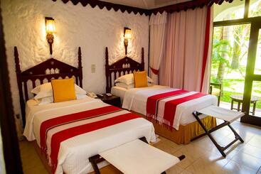 בית מלון כפרי Serena Beach Resort & Spa