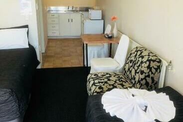 Gateway International Motel
