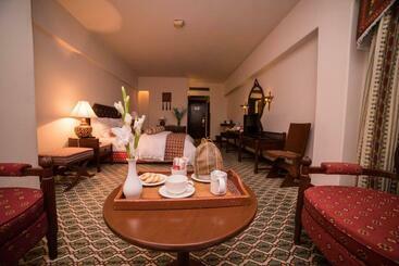 هتل Quetta Serena