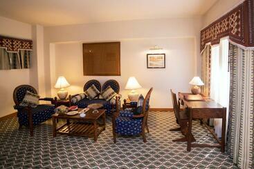 هتل Quetta Serena
