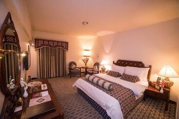 هتل Quetta Serena