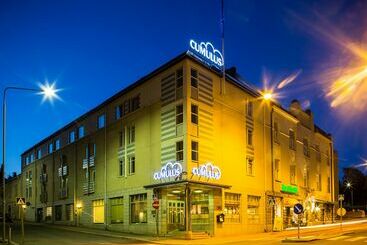 Kesähotelli Aurora