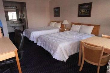 هتل Econo Lodge Inn & Suites Central