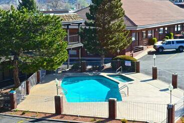 هتل Baymont By Wyndham Cedar City