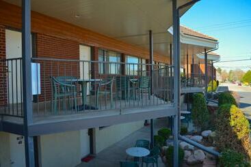 هتل Baymont By Wyndham Cedar City