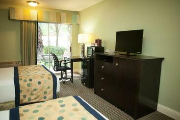 هتل Radisson  West Sacramento
