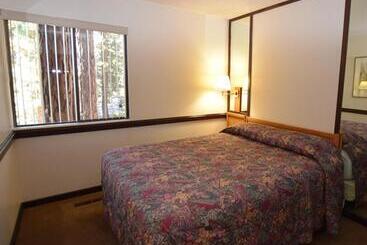 Отель Club Tahoe Resort