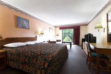 هتل Days Inn By Wyndham Raleigh South